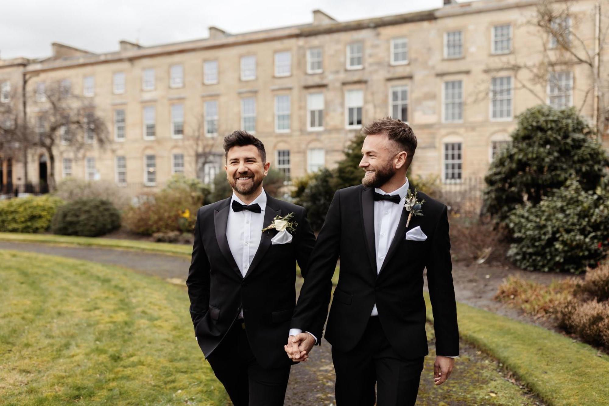 Kimpton Blythswood Square Hotel & Spa By Ihg Glasgow Exterior foto Same-sex couple in Bath, England, 2019