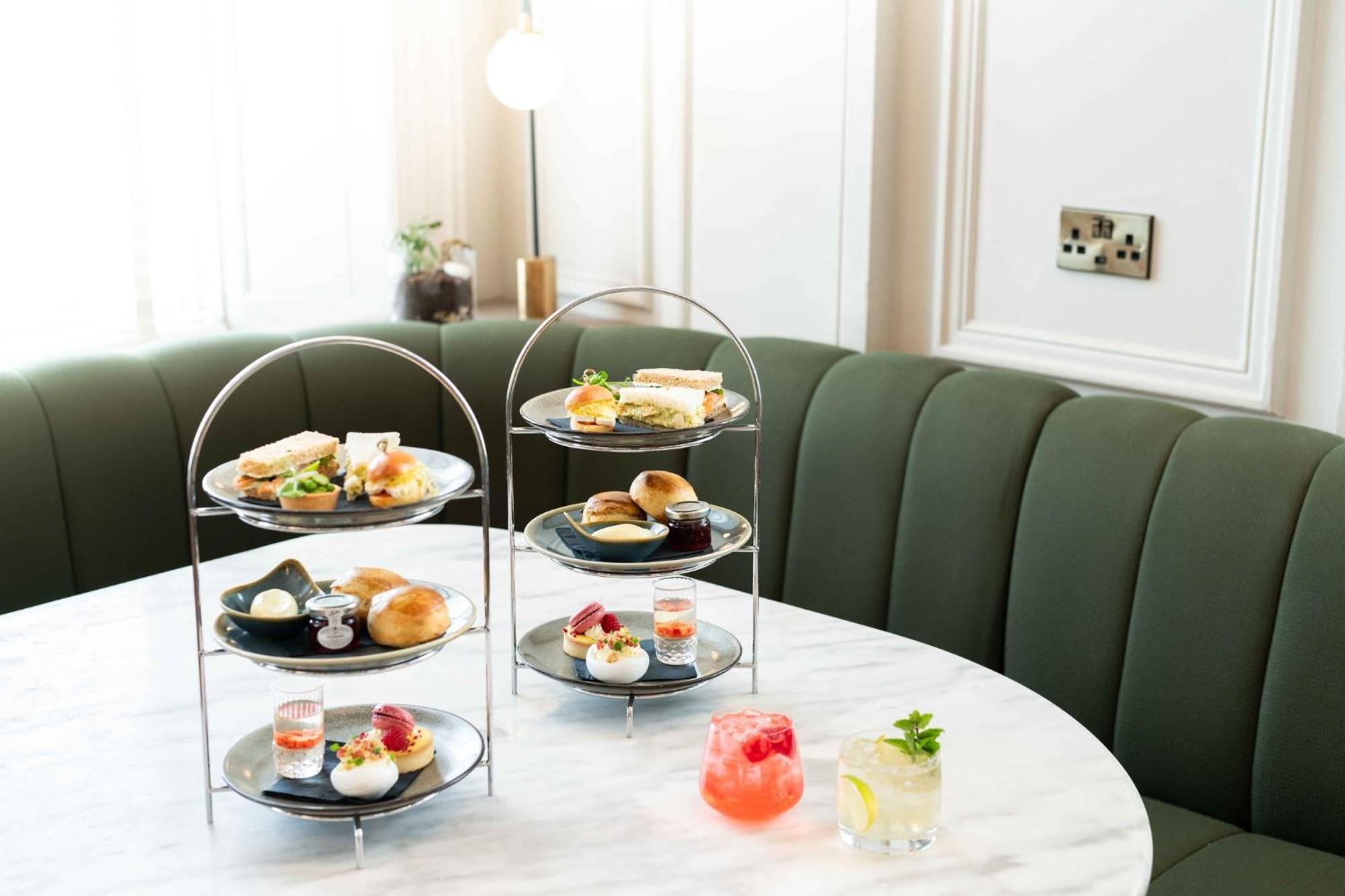 Kimpton Blythswood Square Hotel & Spa By Ihg Glasgow Exterior foto Afternoon tea at the St Pancras Renaissance Hotel, London